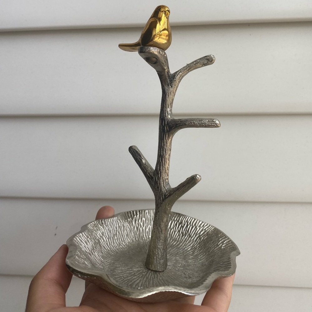 Ring holder